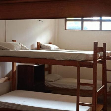 Funky Monkey Hostel & Yoga Rooftop Lounge , Arugambay Pottuvil Ngoại thất bức ảnh